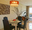 decoracion interior con cuadros de celosias
