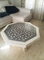 mesa con celosia